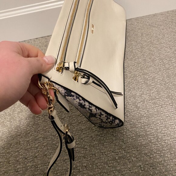 Coach Clutch - Picture 3 of 6